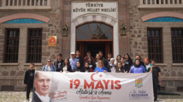 TARSUS BELEDİYESİ ÖĞRENCİLER İÇİN ANKARA GEZİSİ DÜZENLEDİ