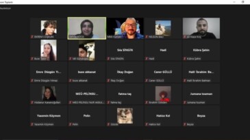 ÜNİVERSİTELİLER İŞ DÜNYASINA HAZIRLANIYOR