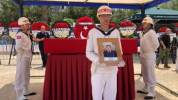 MERSİNLİ ŞEHİDİ BİNLERCE KİŞİ UĞURLADI
