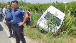 İŞÇİ SERVİSLERİ ÇARPIŞTI: 2 YARALI