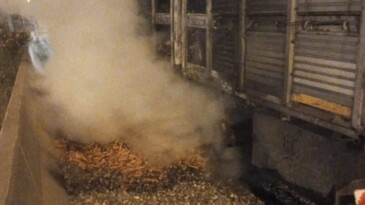 OTOYOLDA KAMYON YANGINI