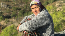 KAYIP İKİ ÇOCUK ANNESİ KADIN ORMANLIK ALANDA BULUNDU