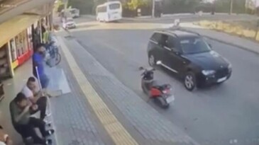 MERSİN’DEKİ CİNAYET ANI KAMERAYA YANSIDI