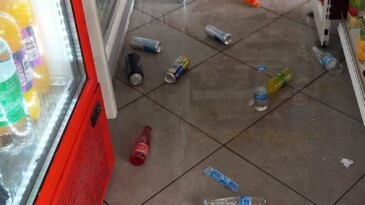 ADANA’DA 5.5 BÜYÜKLÜĞÜNDEKİ DEPREM ANI KAMERAYA YANSIDI