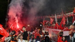 Yenişehir Belediyesi zaferin coşkusunu sokaklara taşıdı