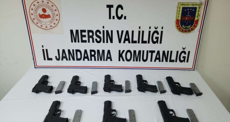 Mersin’de kaçak 10 tabanca ele geçirildi