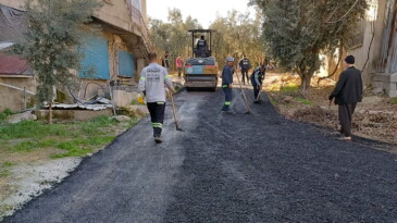 Akdeniz’de asfalt serim çalışmaları aralıksız sürüyor