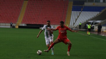 Hatay, Sakarya’yı farkla geçti