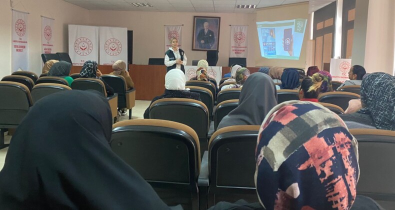 Mersin’de “En İyi Narkotik Polisi Anne” projesi eğitimleri sürüyor
