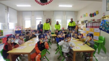 Vatandaşlara trafik eğitimi verildi