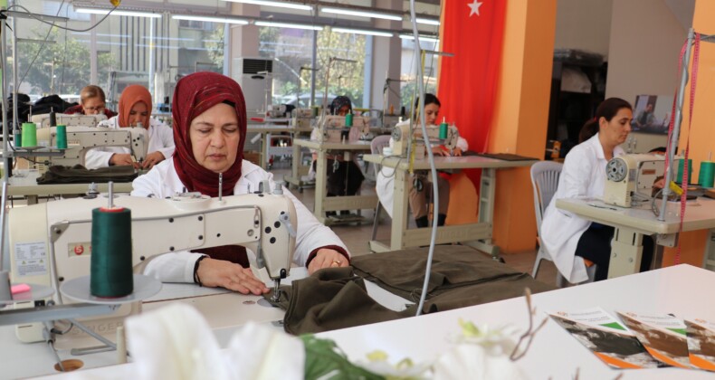 Belediye personelinin iş kıyafeti, TORTEK atölyelerinde üretiliyor