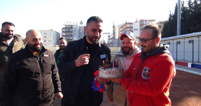 Selçuk Şahin’e yıllar önce futbola başladığı Silifke’de doğum günü sürprizi