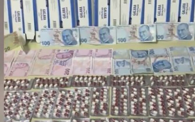 Otomobilden yüzlerce uyuşturucu hap çıktı, şüpheli tutuklandı