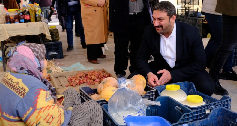 Başkan Şeker, pazar esnafıyla buluştu