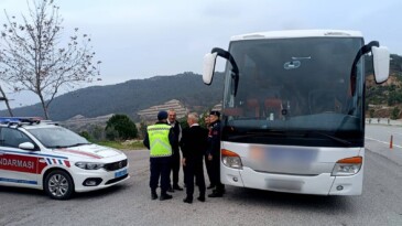 Mersin’de kazalara karşı servis ve otobüslere sıkı denetim