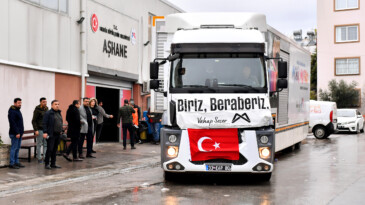 Büyükşehir ilk günden beri depremzedelerin yanında