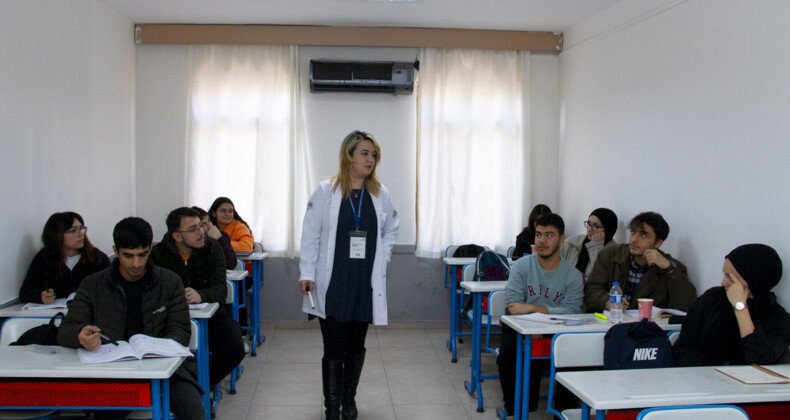 Büyükşehir her alanda öğrencilerin yanında…