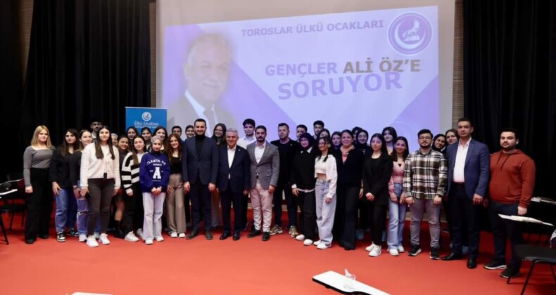 Dr. Ali Öz, ilk kez oy kullanacak gençlerle bir araya geldi