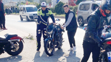 Mersin’de trafik kazası: 2 yaralı