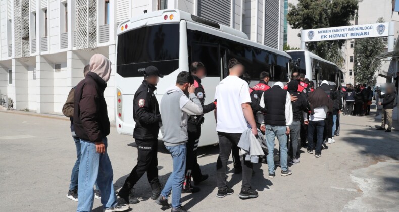 Çökertilen çete paraları altın ve dövize çevirmiş