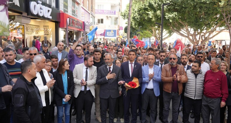 Aracı kurşunlanan Bozdoğan, saldırıyı kınamak için düzenlenen yürüyüşe katıldı