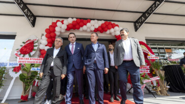 Başkan Seçer, eczane açılışına katıldı