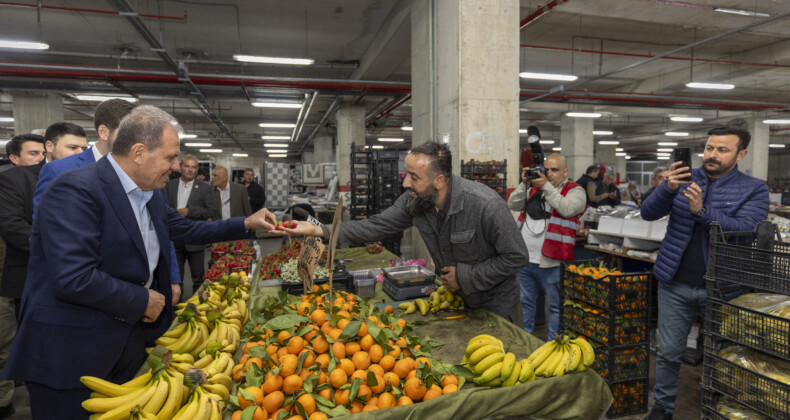 Tarsuslulardan Başkan Seçer’e tam destek