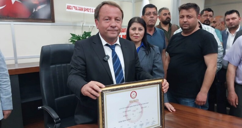 İYİ Parti Belediye Başkanı 10 yıl aradan sonra tekrar koltuğa oturdu