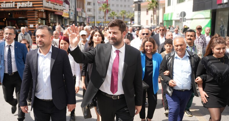 Tarsus Belediye Başkanı Ali Boltaç, mazbatasını alarak göreve başladı