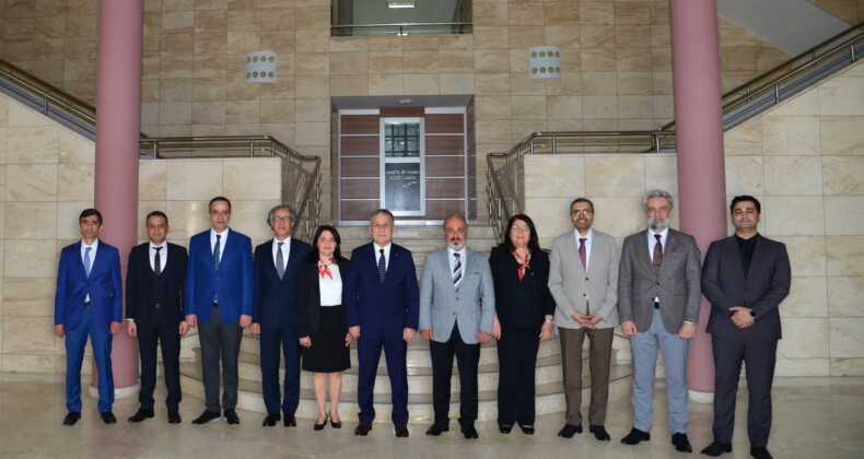 Mersin Üniversitesi’nde bayramlaşma