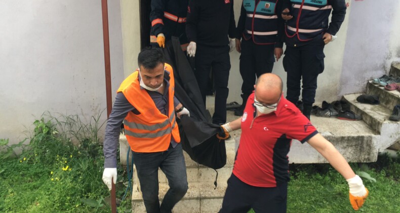 Mersin’de yanarak ölen 3 kişinin cenazeleri adli tıp kurumuna gönderildi