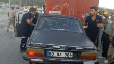 Otomobil tıra arkadan çarptı: 1 ölü
