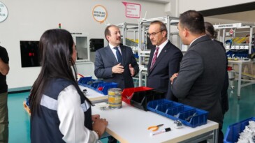 Vali Pehlivan, Model Fabrika ve Yenilik Merkezi’ni ziyaret etti