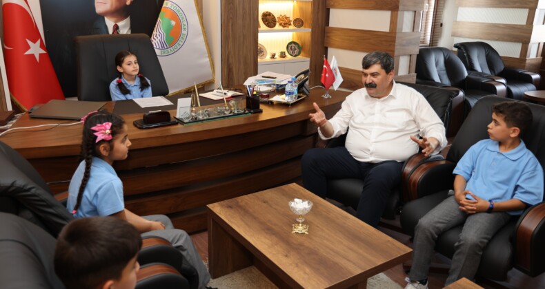 Başkan Yıldız, 23 Nisan’da koltuğunu minik Eylül’e bıraktı
