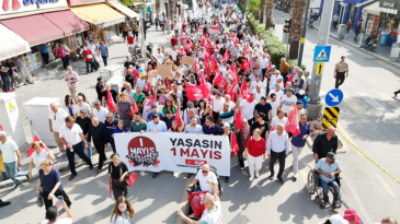 Başkan Boltaç, 1 Mayıs’ta işçilerle beraber yürüdü