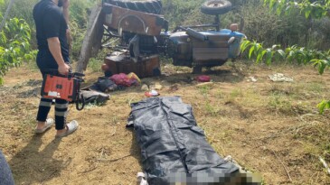 Mersin’de traktör şarampole devrildi: 1 ölü