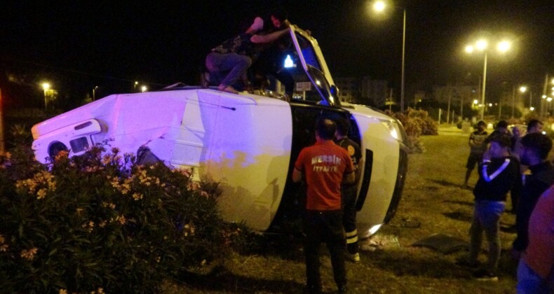 Mersin’de polis minibüsü kaza yaptı: 1 polis memuru yaralı
