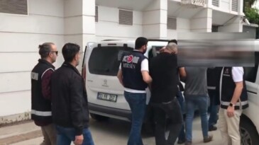 Ehliyet sınavında özel düzenekle kopya çektiren 5 şüpheli tutuklandı