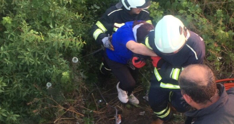 Tarsus’ta kontrolden çıkan araç yan yattı: 2 yaralı