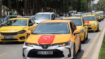 Mersin’de son zamanlarda taksicilere yönelik saldırılar protesto edildi