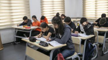 Öğrenciler sınav kaygısını büyükşehirle aşıyor