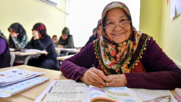 “Okuma yazma bilmeyen kadın kalmasın”