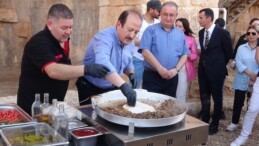 UNESCO’nun kalıcı listesine aday Kızkalesi, müzik ve tantuniyle buluştu