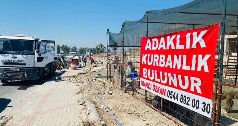 Akdeniz’de kurban kesim ve satış yerleri hazır