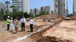 Başkan Özyiğit, kent kütüphanesi inşaatını inceledi