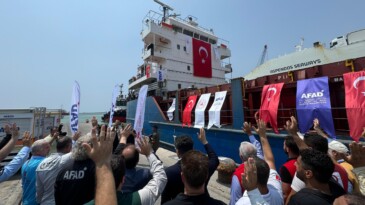Yardım malzemeleri taşıyan ‘İyilik Gemisi’ Sudan’a uğurlandı