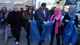 Toroslar’da “Mahallede Temizlik Var” Kampanyası Devam Ediyor