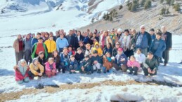 Öğrencilere kar keyfi yaşadı