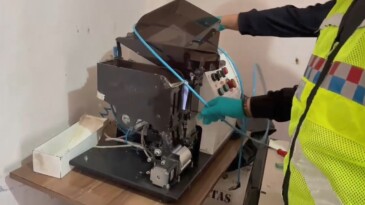 Mersin’de evi sigara dolum tesisine çeviren 3 şüpheli yakalandı
