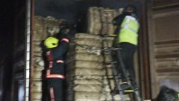 Tarsus’ta Pamuk Yüklü Tırda Yangın Meydana Geldi